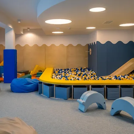 Konik Morski - Jacuzzi, Sauny, Sala Zabaw, Silownia, Blisko Plaza