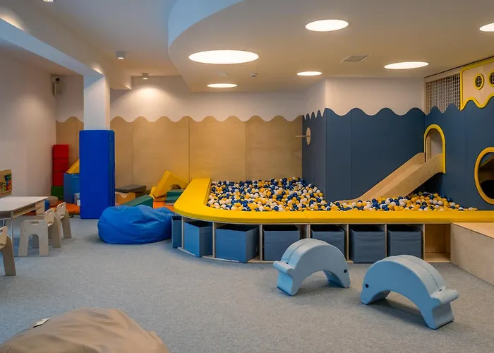 Konik Morski - Jacuzzi, Sauny, Sala Zabaw, Silownia, Blisko Plaza