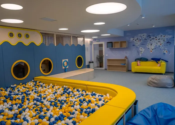 Apartment Konik Morski - Jacuzzi, Sauny, Sala Zabaw, Silownia, Blisko Plaza *